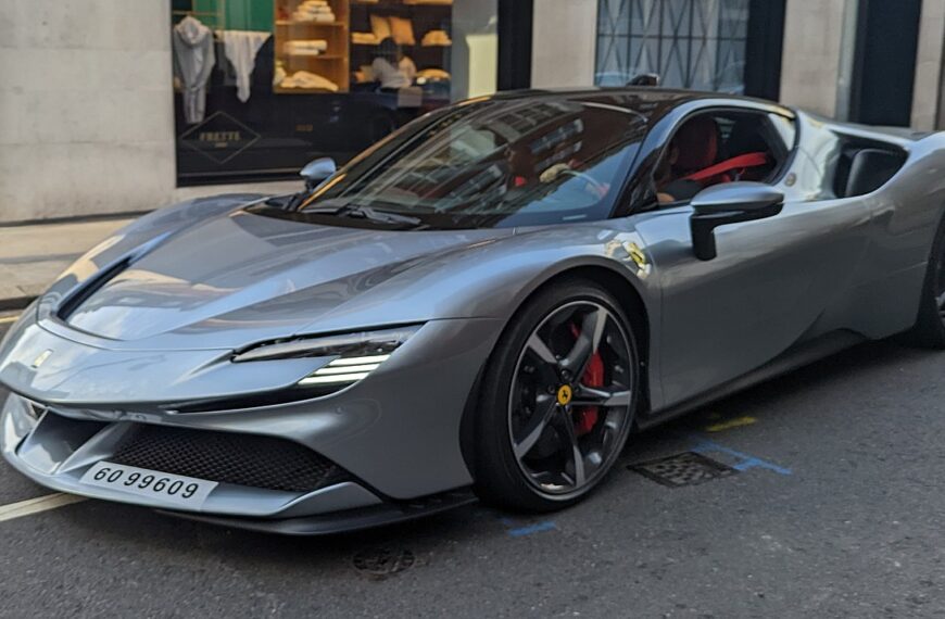 Ferrari SF90 Stradale