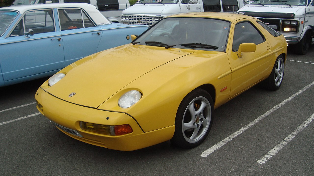 Porsche 928