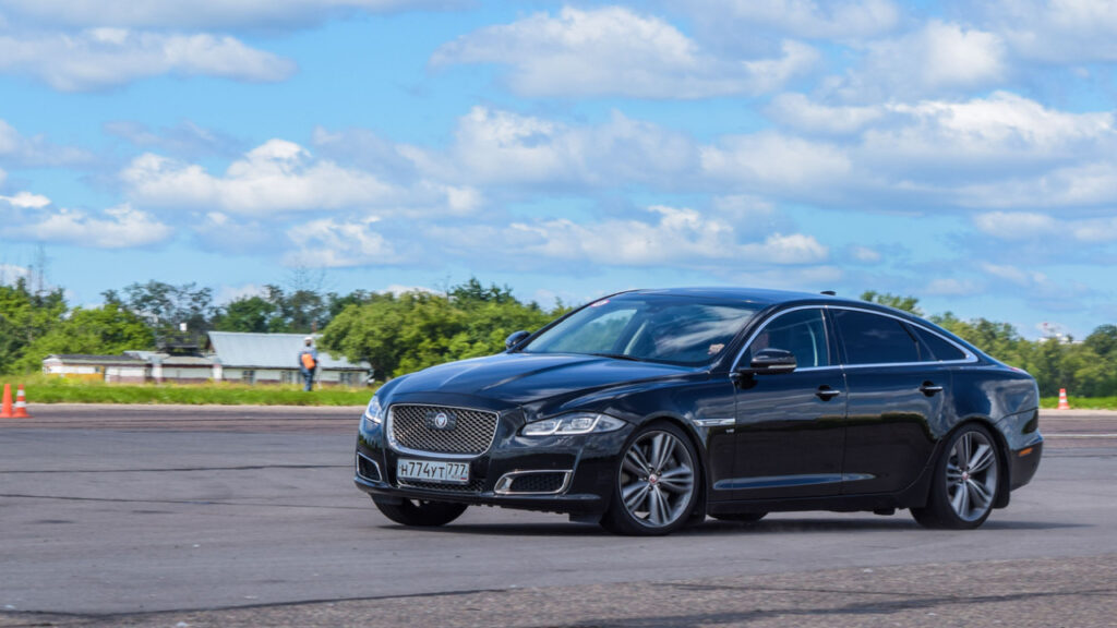 2017 Jaguar XJ