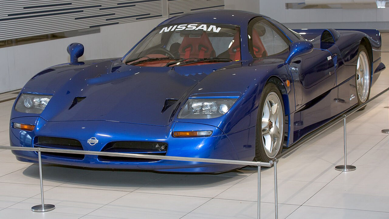 Nissan R390