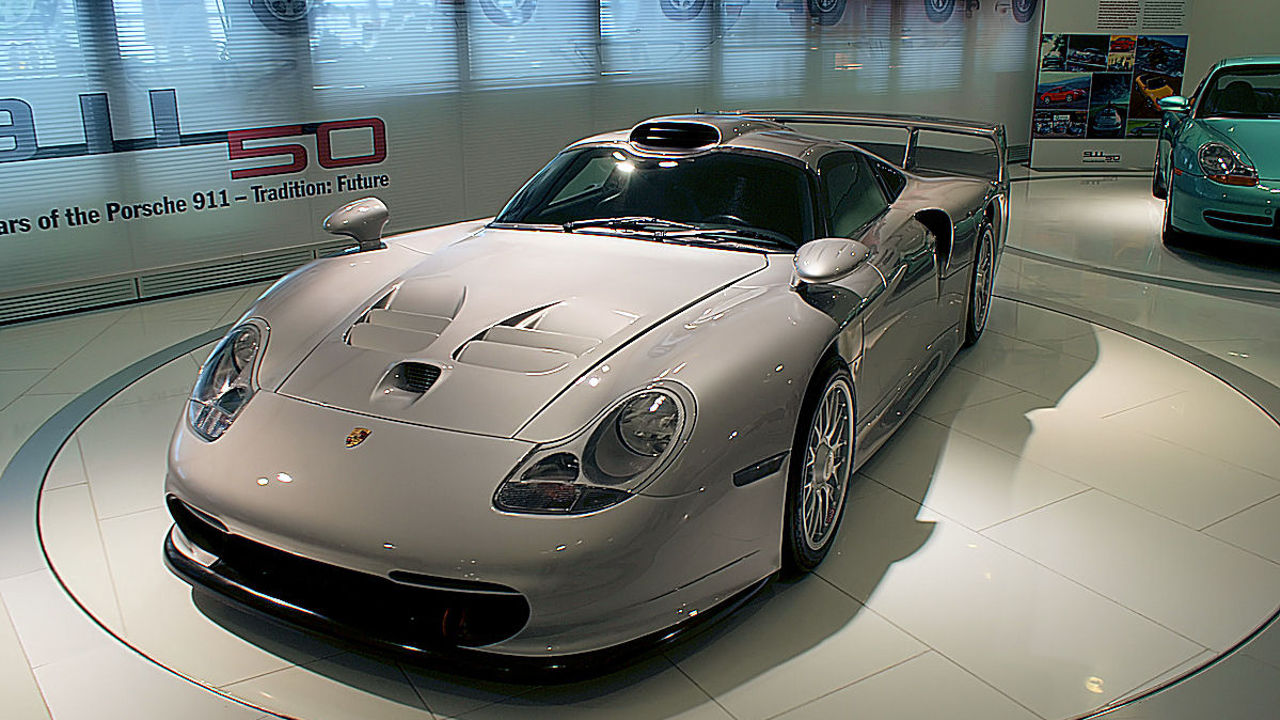 Porsche 911 GT1 Strassenversion