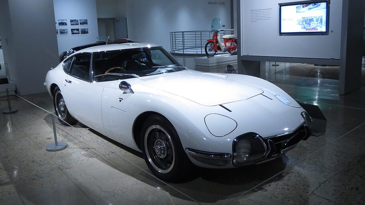 Toyota 2000GT