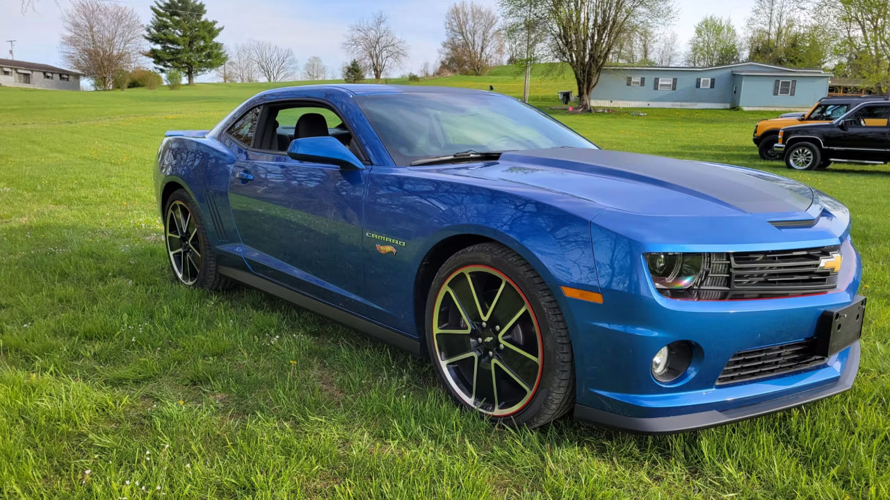 2013 Chevrolet Camaro Hot Wheels Edition