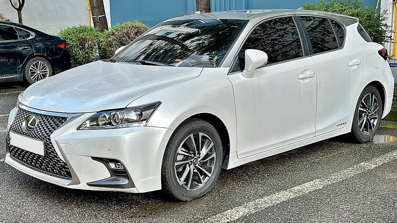 Lexus CT200h