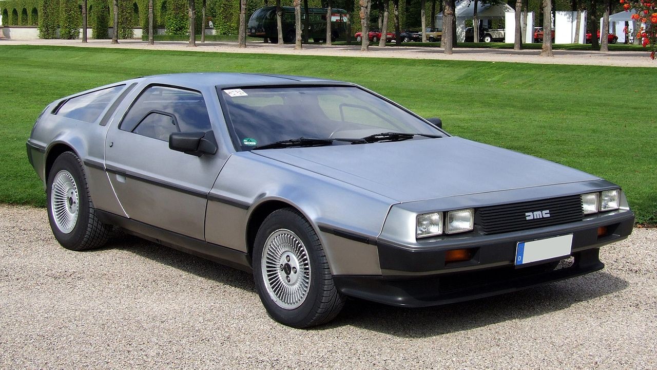 DeLorean DMC-12 - front quarter view