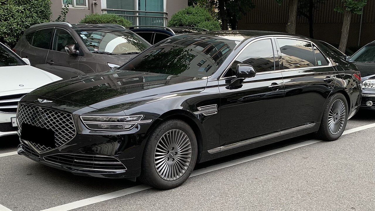 2021 Genesis G90