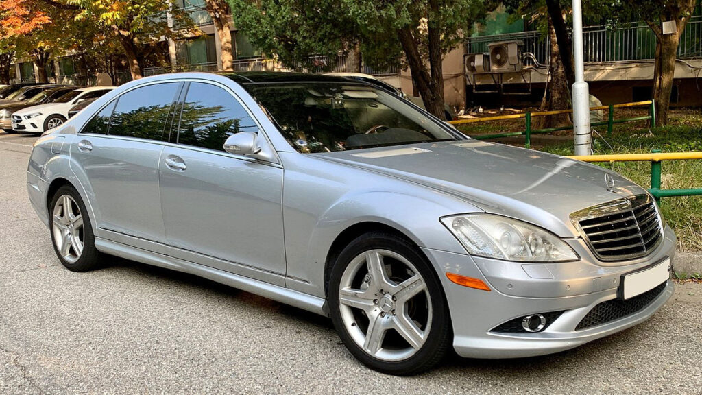 Mercedes-Benz S550 