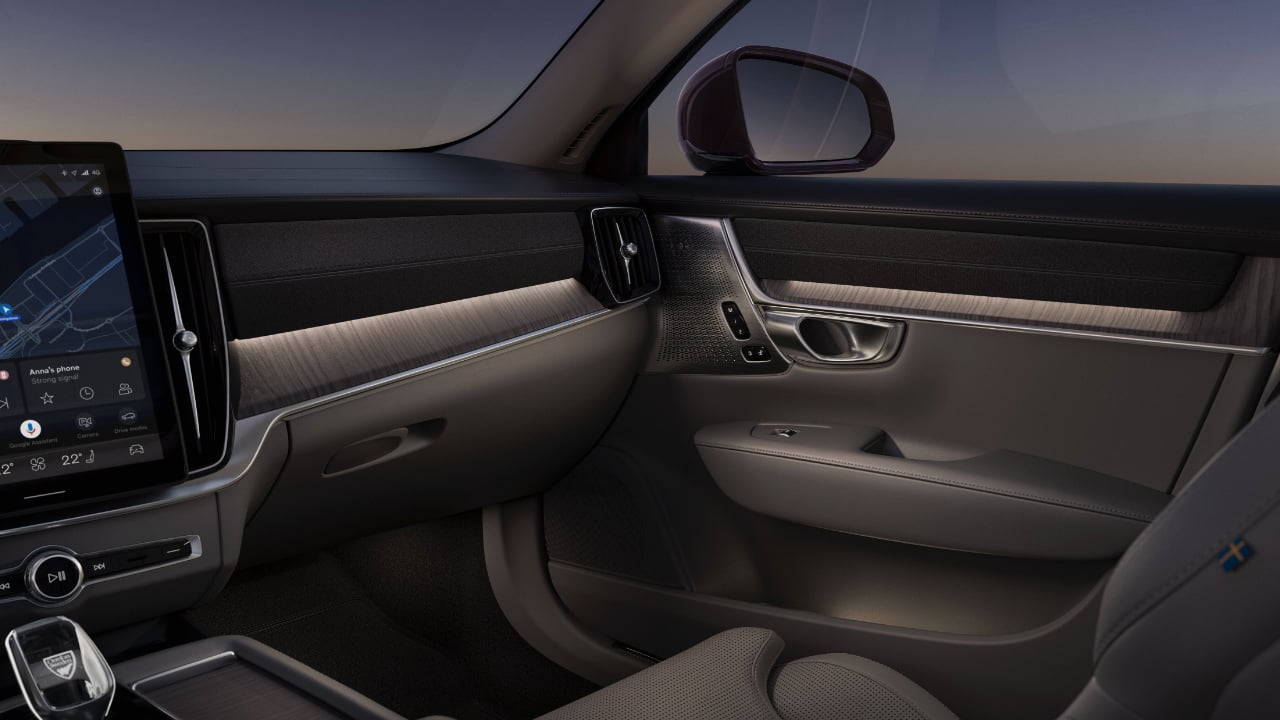Volvo S90 interior