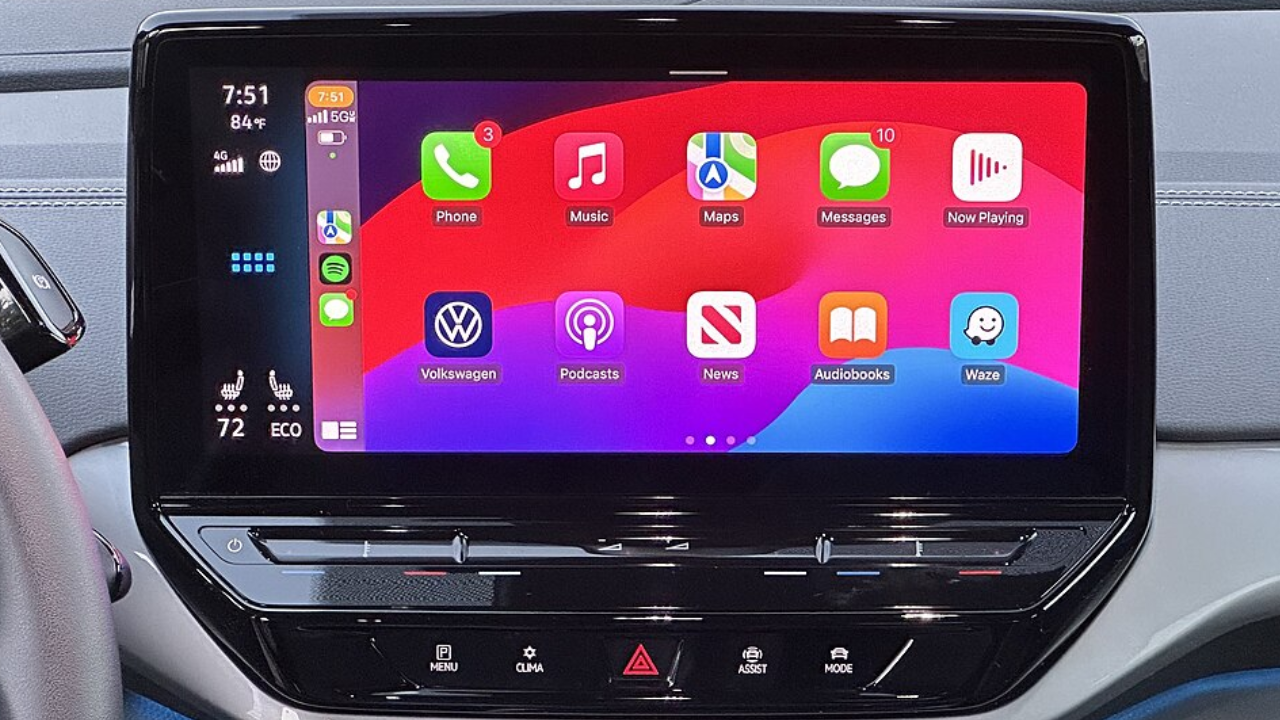 2023 Volkswagen ID.4 running wireless CarPlay