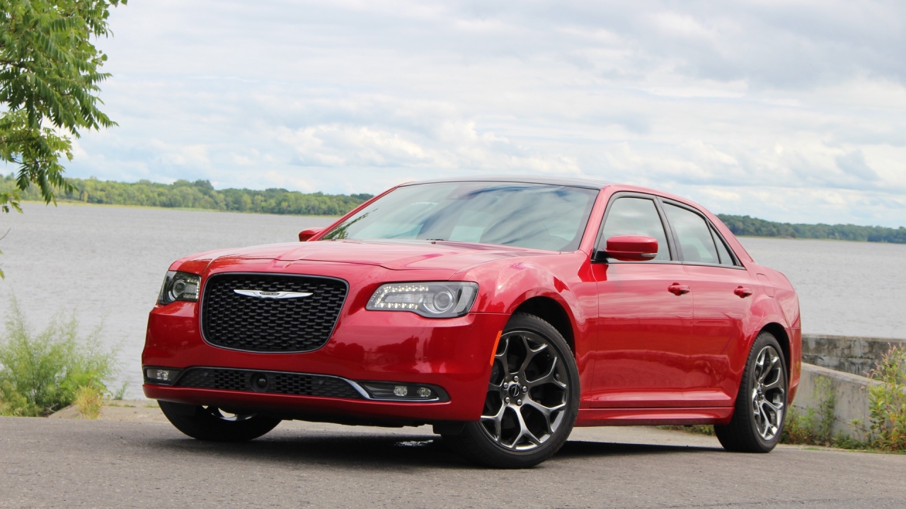 Chrysler 300S