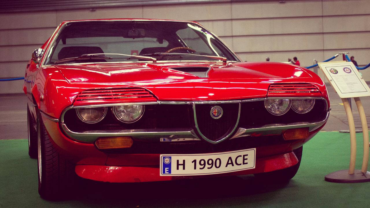 Alfa Romeo Montreal