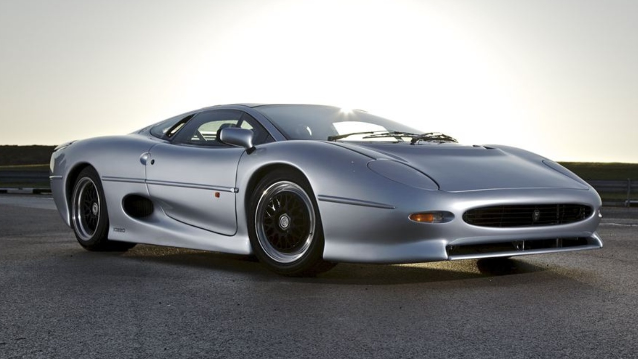 Jaguar XJ220 front side view, silver.