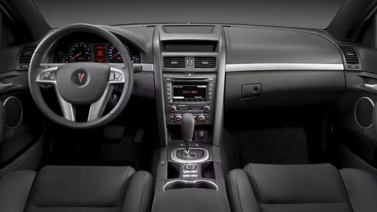 Pontiac G8 GT Interior