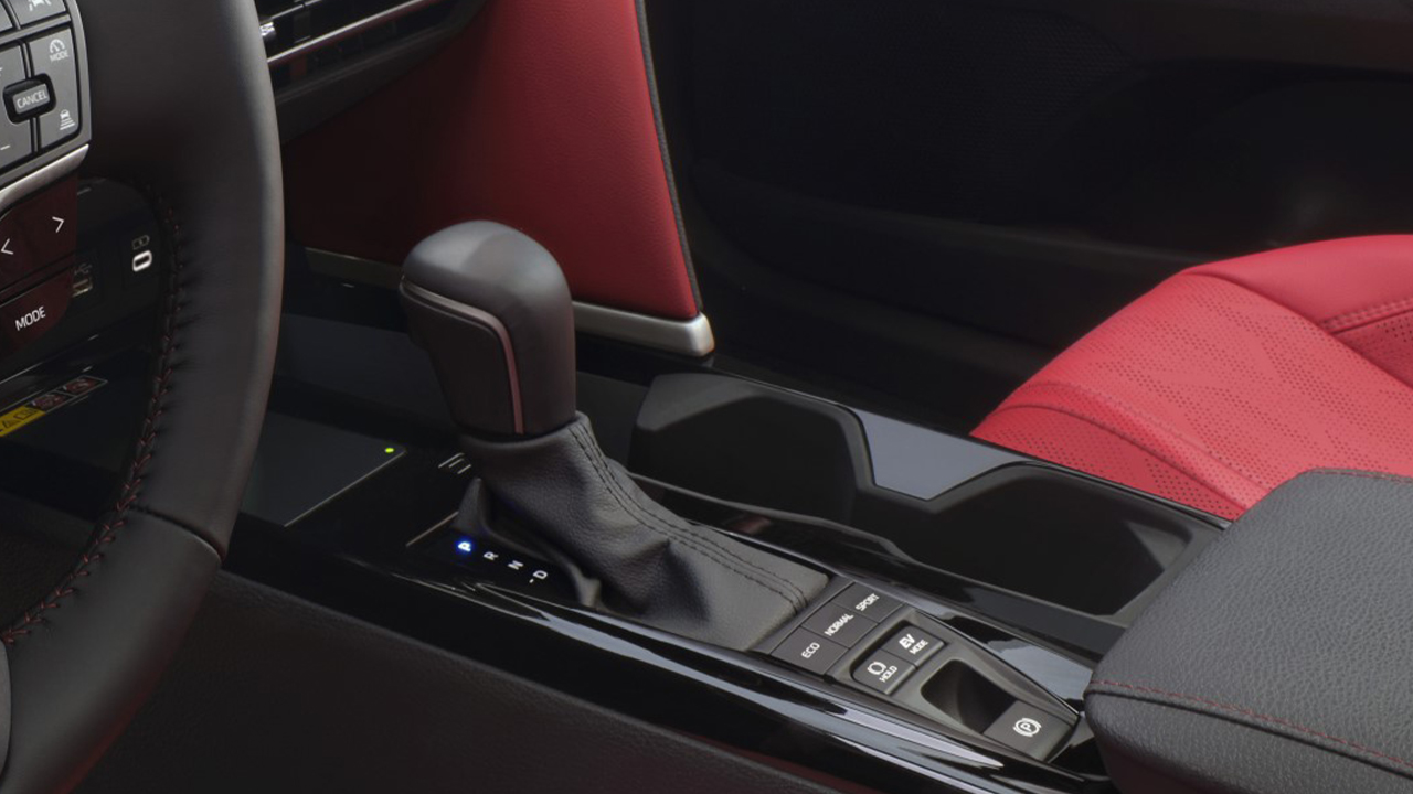 The shifter inside the new 2025 Toyota Camry