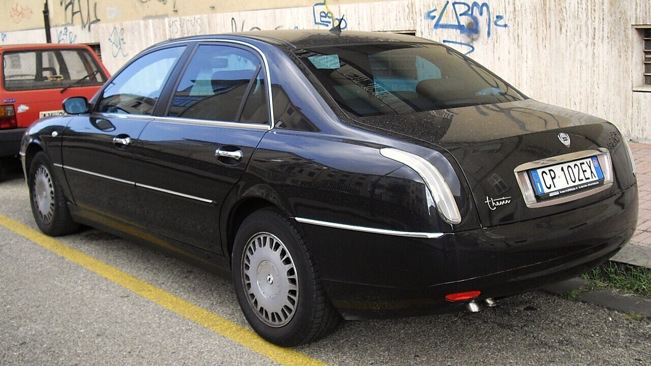 Lancia Thesis rear.