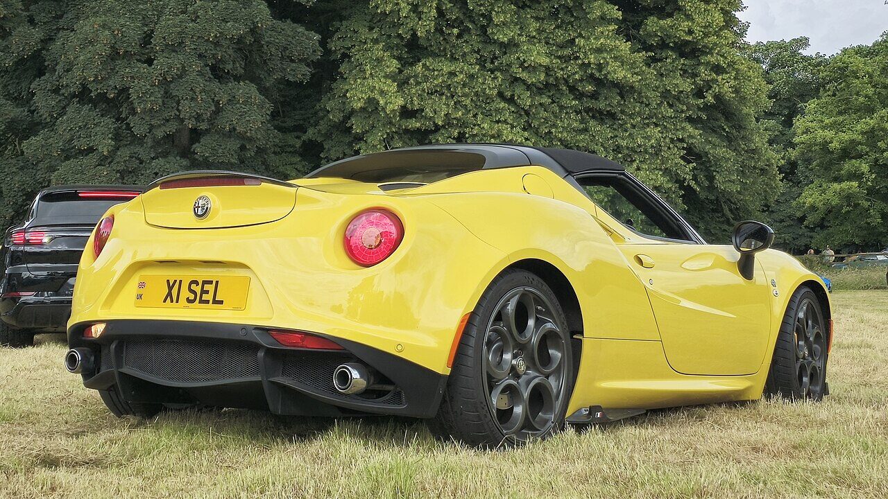 Alfa Romeo 4C.