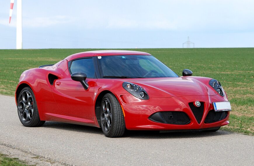 Alfa Romeo 4C.