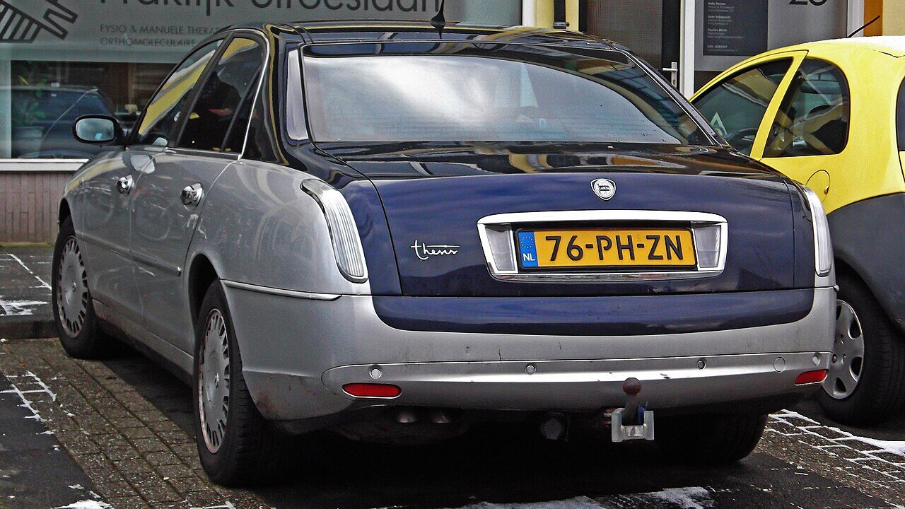 Lancia Thesis rear.