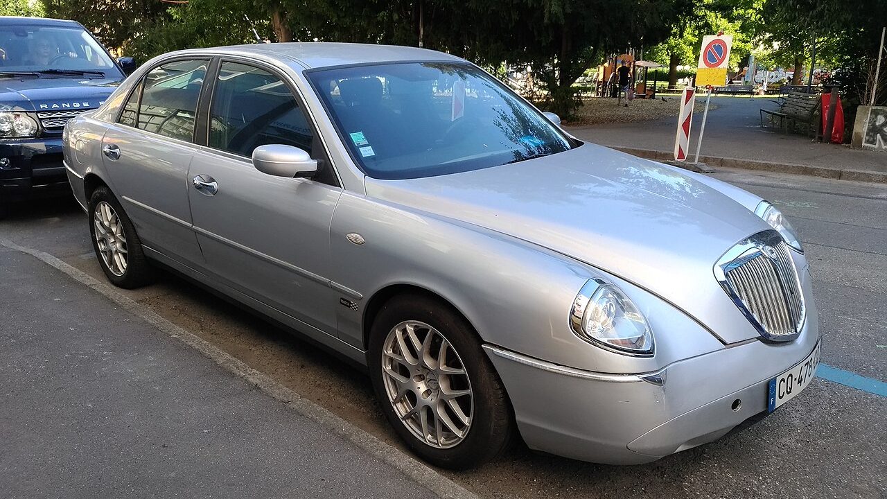 Lancia Thesis front.