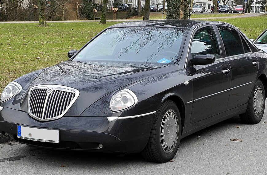 Lancia Thesis front.