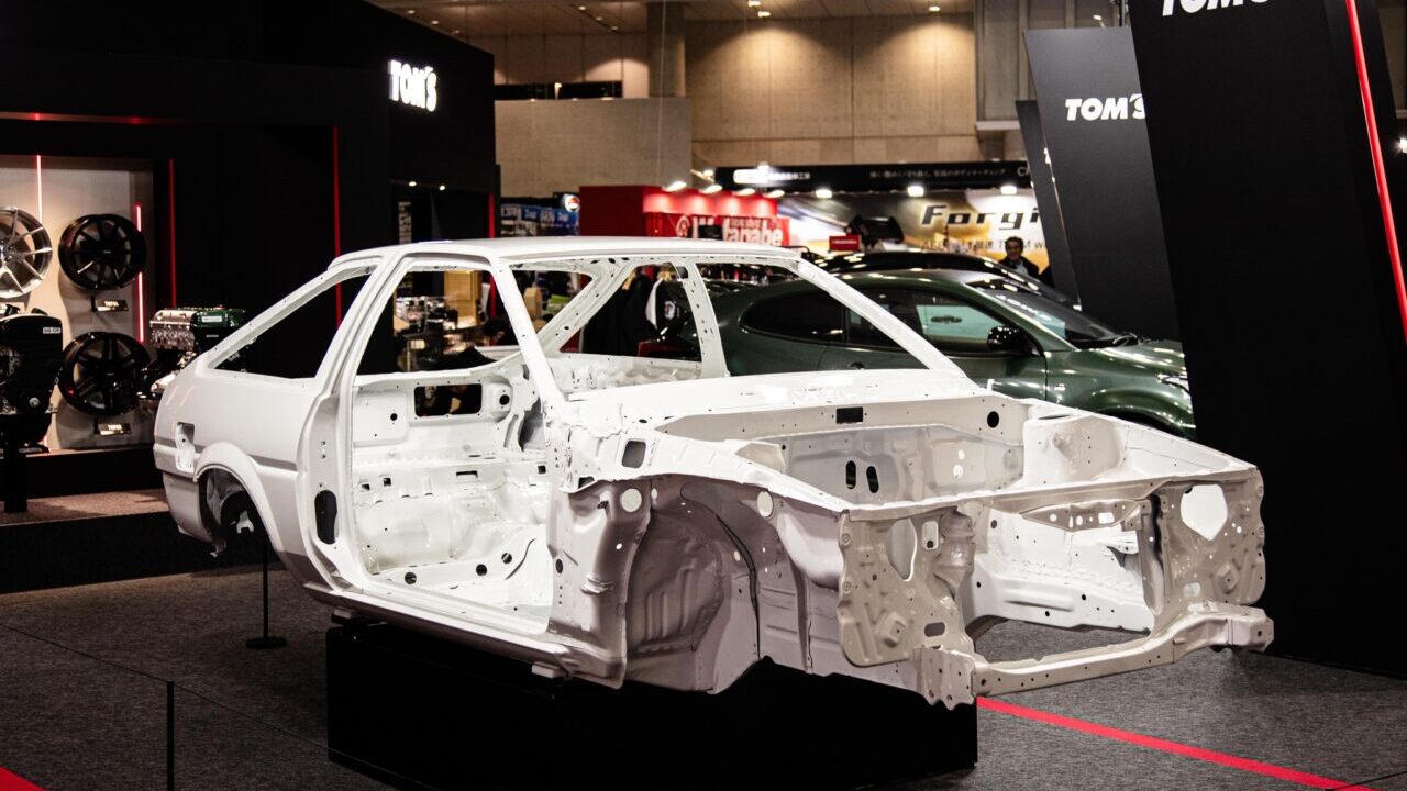 TOM's AE86 Body-In-White.