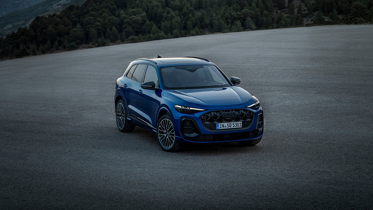 The new Audi SQ5 in blue, front 3/4 view, high angle