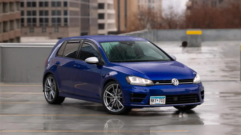 Blue 2019 Volkswagen Golf R Parked In The Rain Front 3/4 View