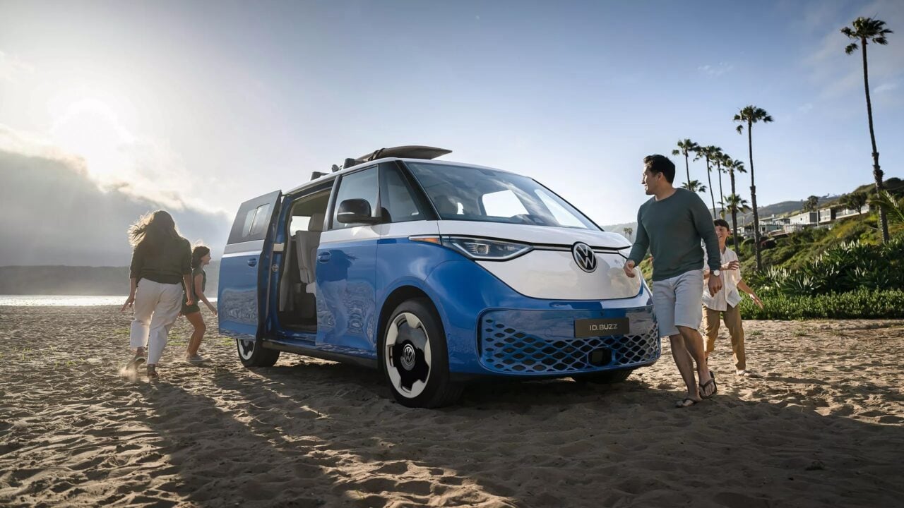 2025-Volkswagen_ID_Buzz with family