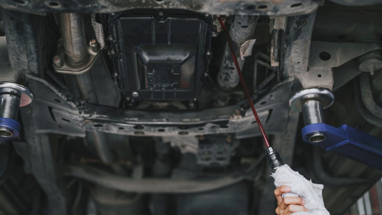 Automatic transmission flushing and fluid change