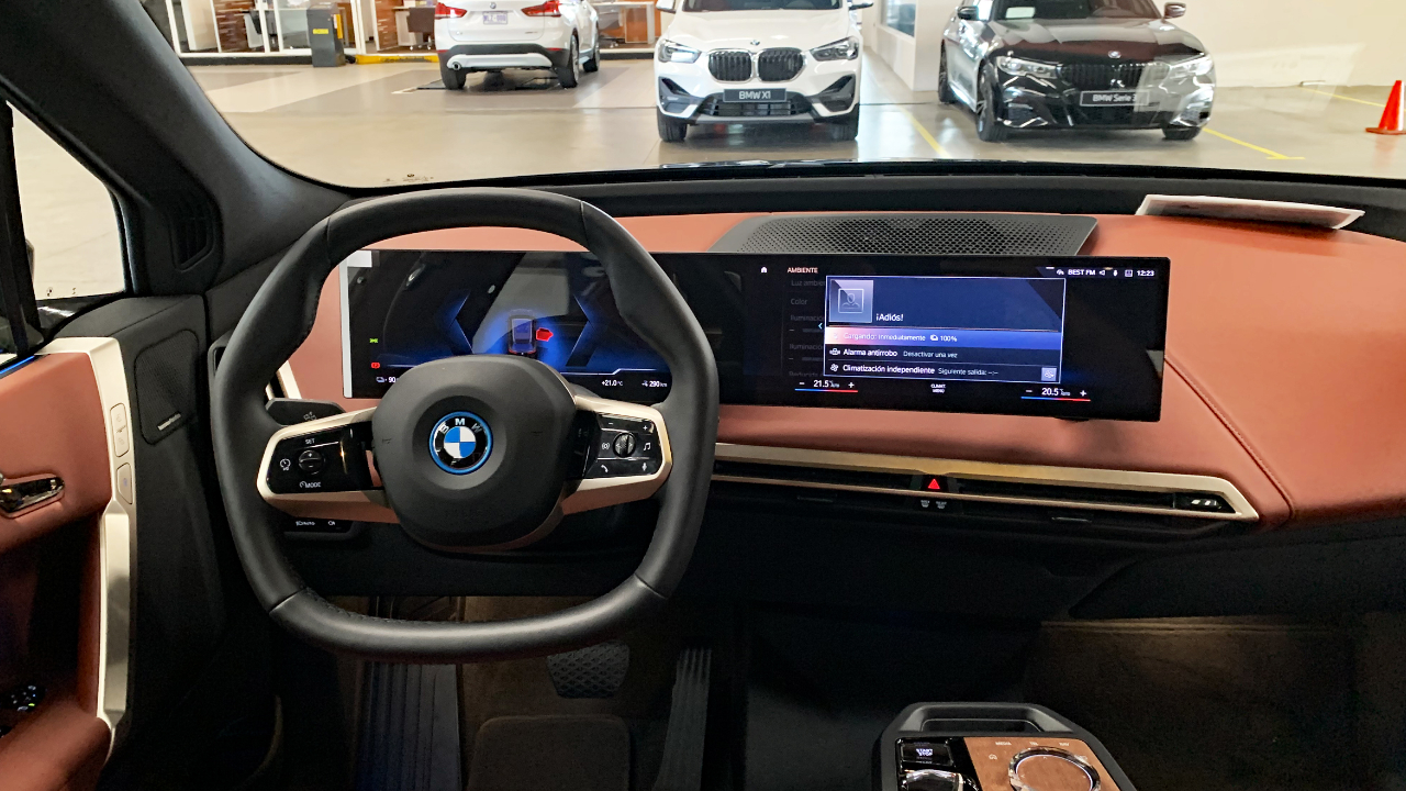 BMW iX xDrive dashboard CRI