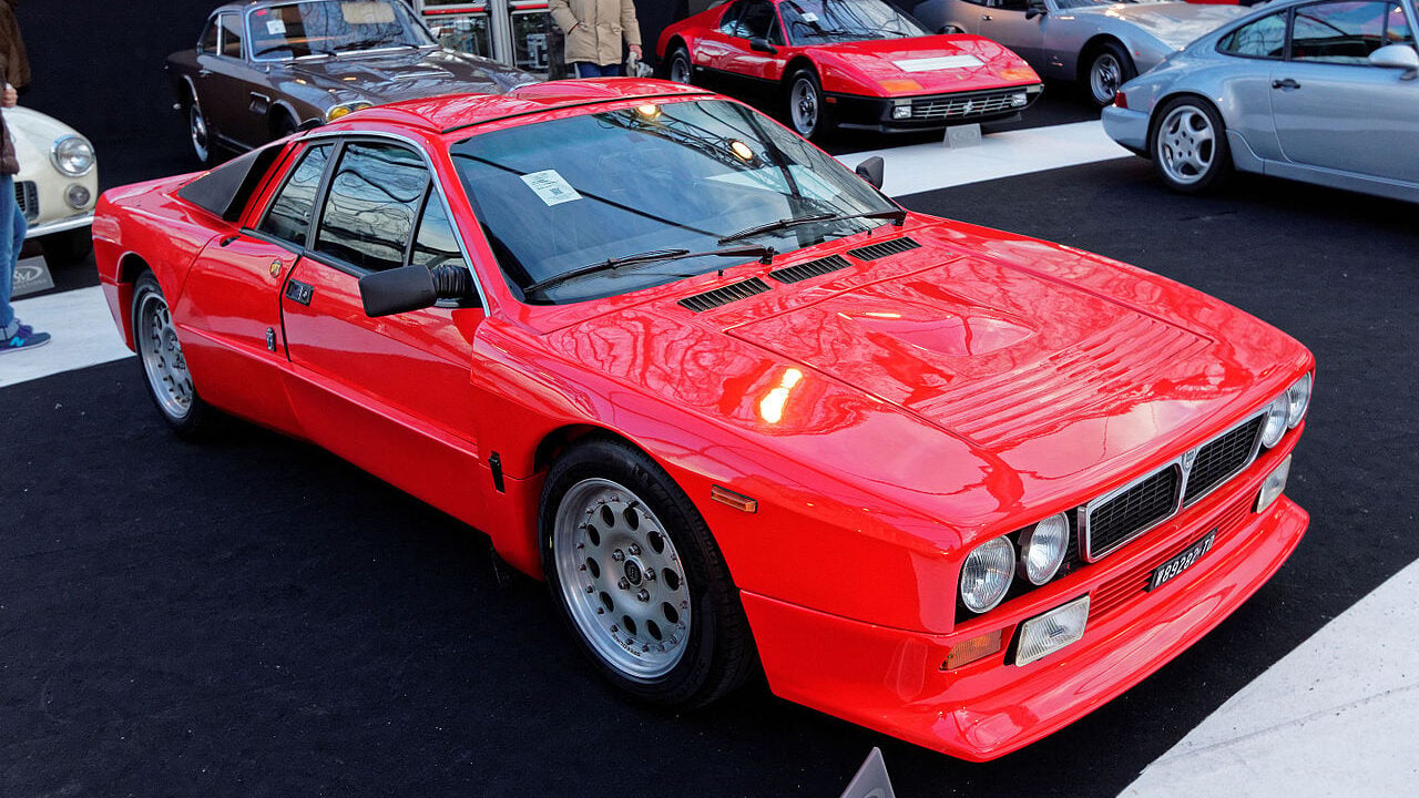 Red Lancia 037 Stradale.