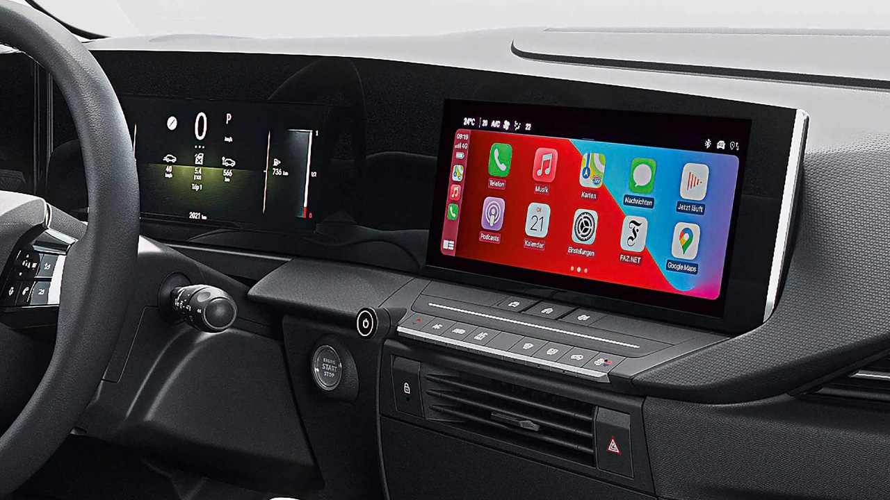 The infotainment system in the new Opel Astra, displaying Apple CarPlay