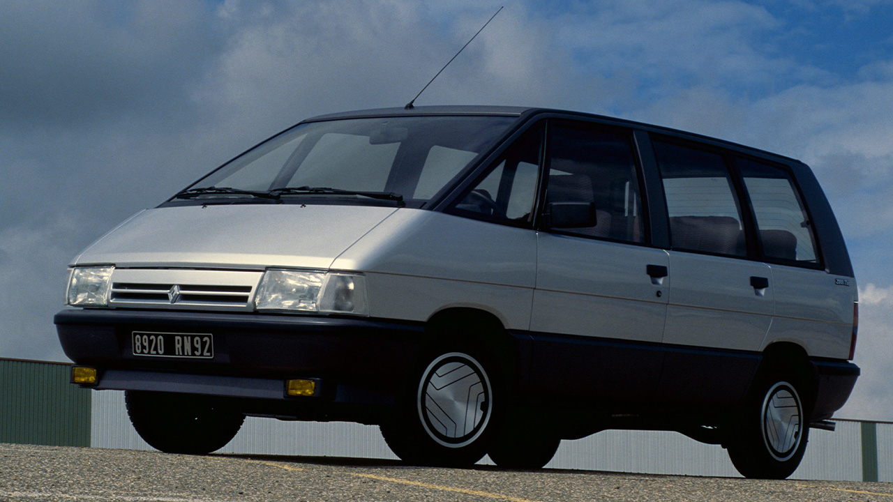 The first generation Renault Espace in two-tone silver over black, front 3/4 view