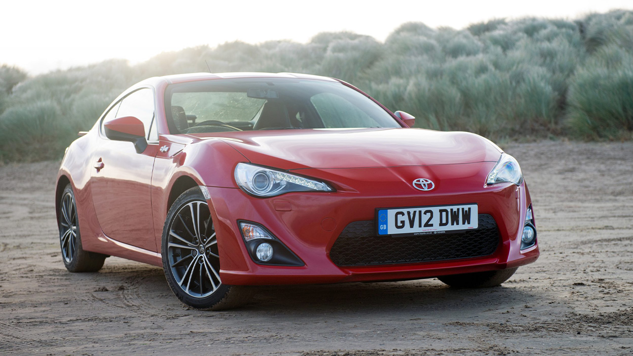 The original Toyota GT86 in red, front 3/4 view