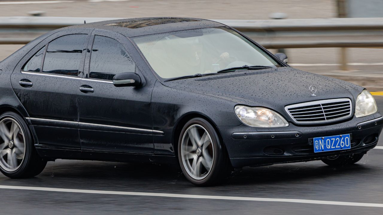 Mercedes-Benz S-Class W220