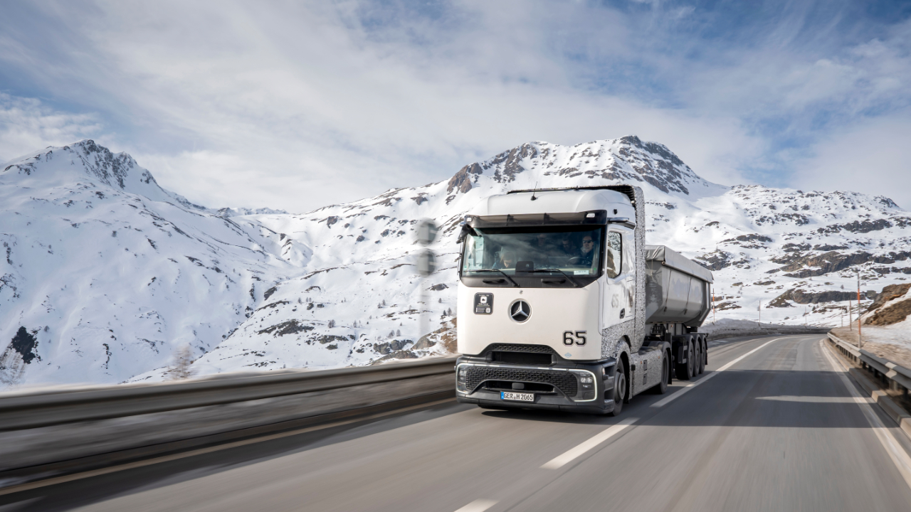Winter Testing Mercedes-Benz GenH2 Truck in Switzerland
