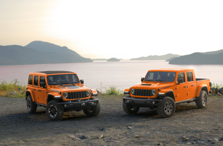 Joose Orange Jeep Wrangler Rubicon and Jeep Gladiator