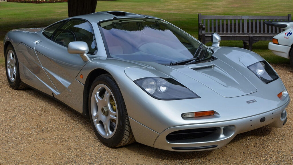 1280px 1996 McLaren F1 Chassis No 63 6.1 Front 1