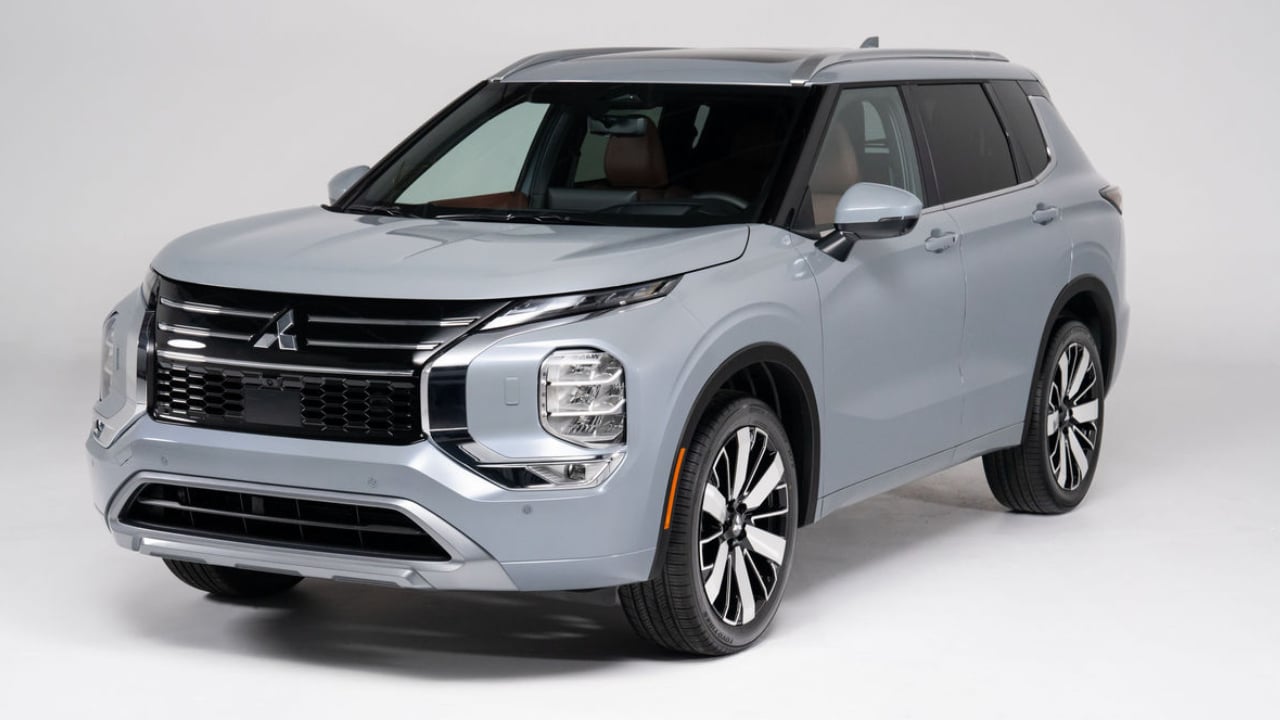 2025 Outlander Front Passenger