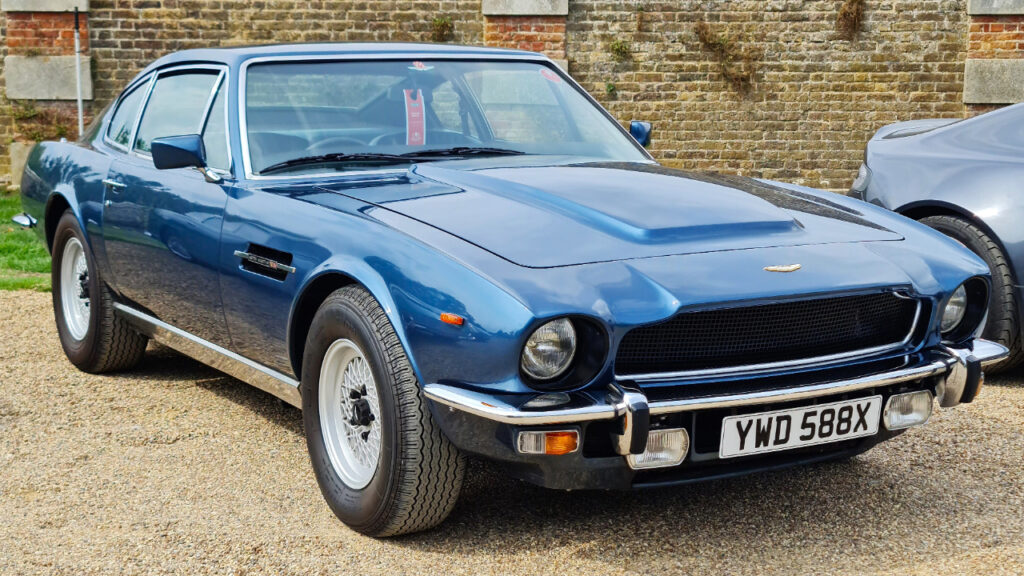 3840px 1981 Aston Martin V8 Vantage Blue 1