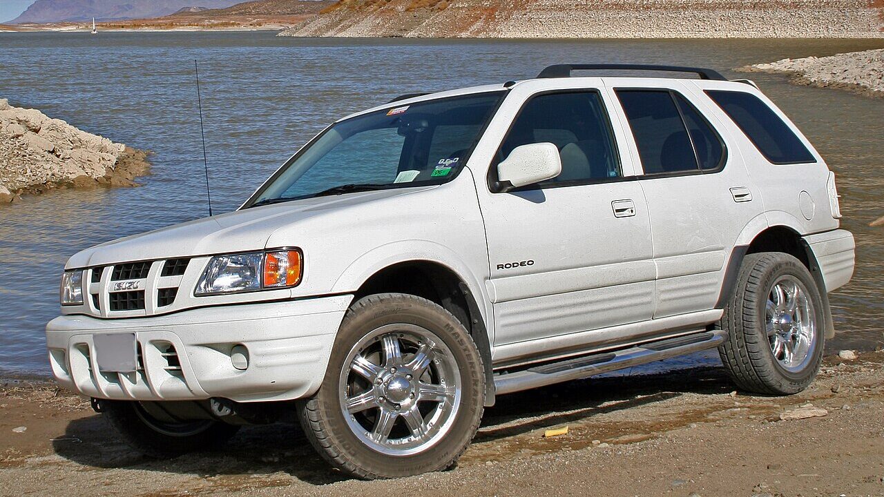 white Isuzu Rodeo