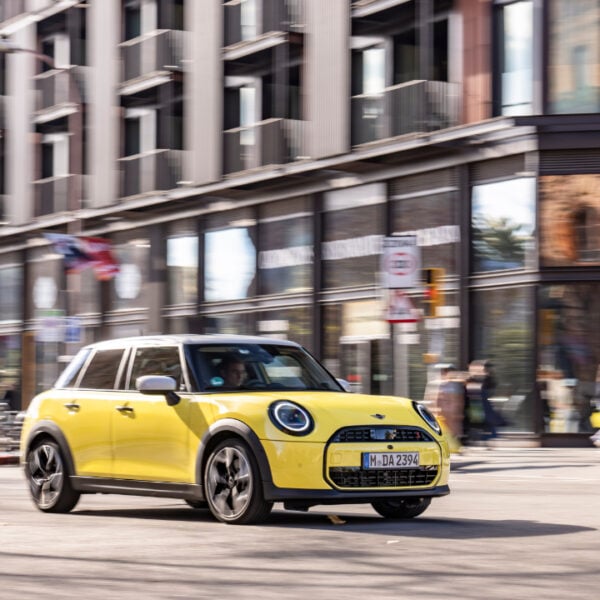 MINI Cooper S 5-Door in Classic Trim