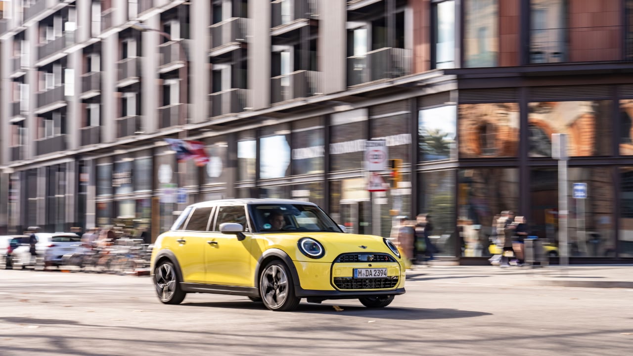 MINI Cooper S 5-Door in Classic Trim