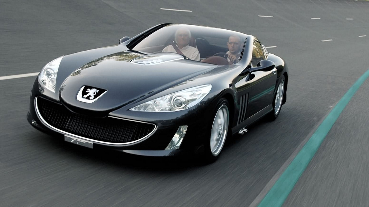 The Peugeot 907 Concept being tested on a race track