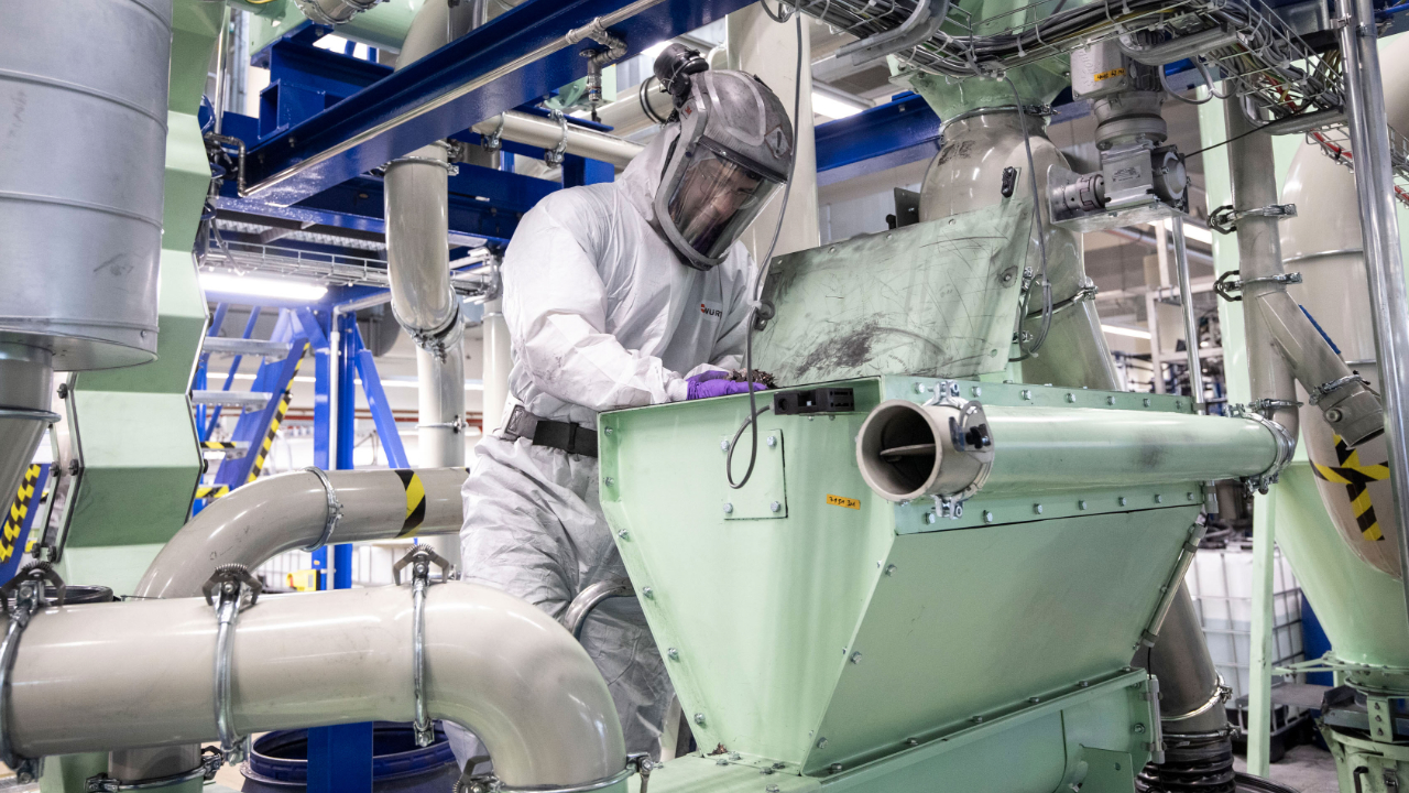 Recycling process for high voltage batteries, 2025, Porsche AG