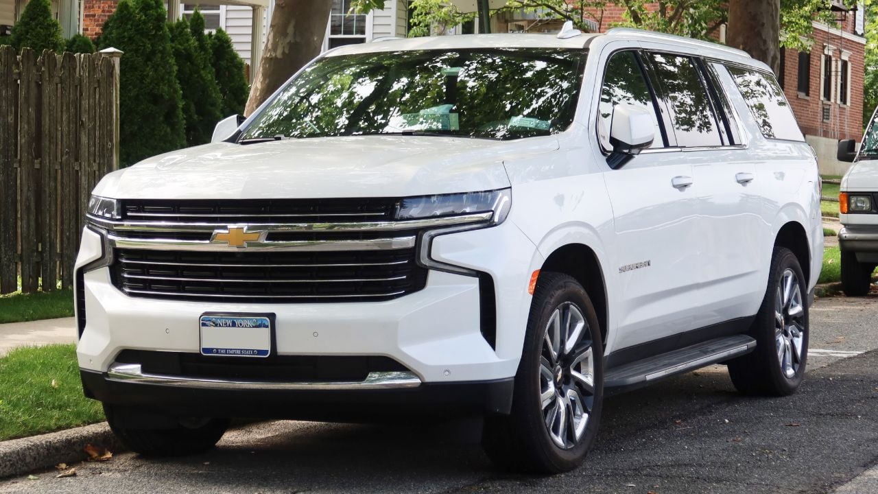 2021 Chevrolet Suburban - White SUV