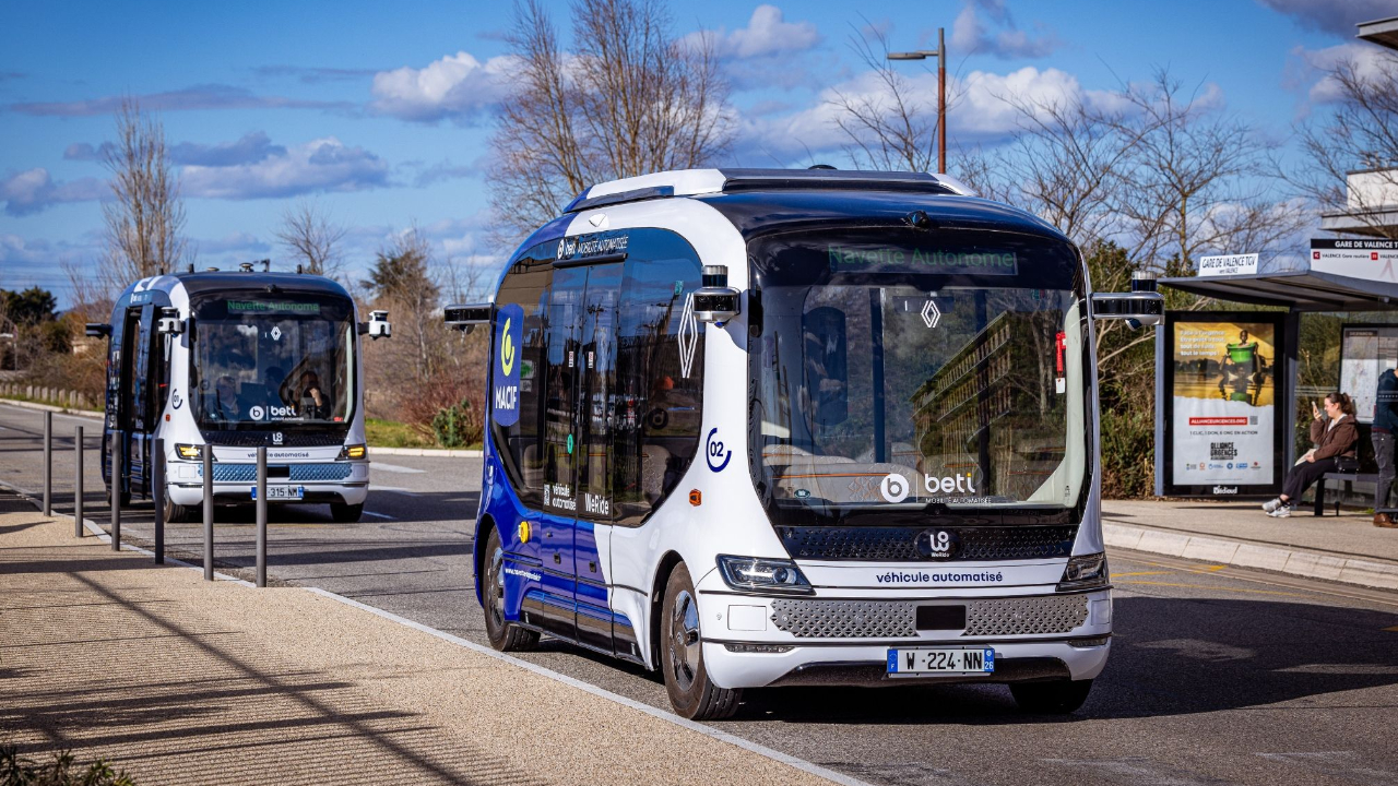 WeRide Obtains France’s Level-4 Driverless Permit
