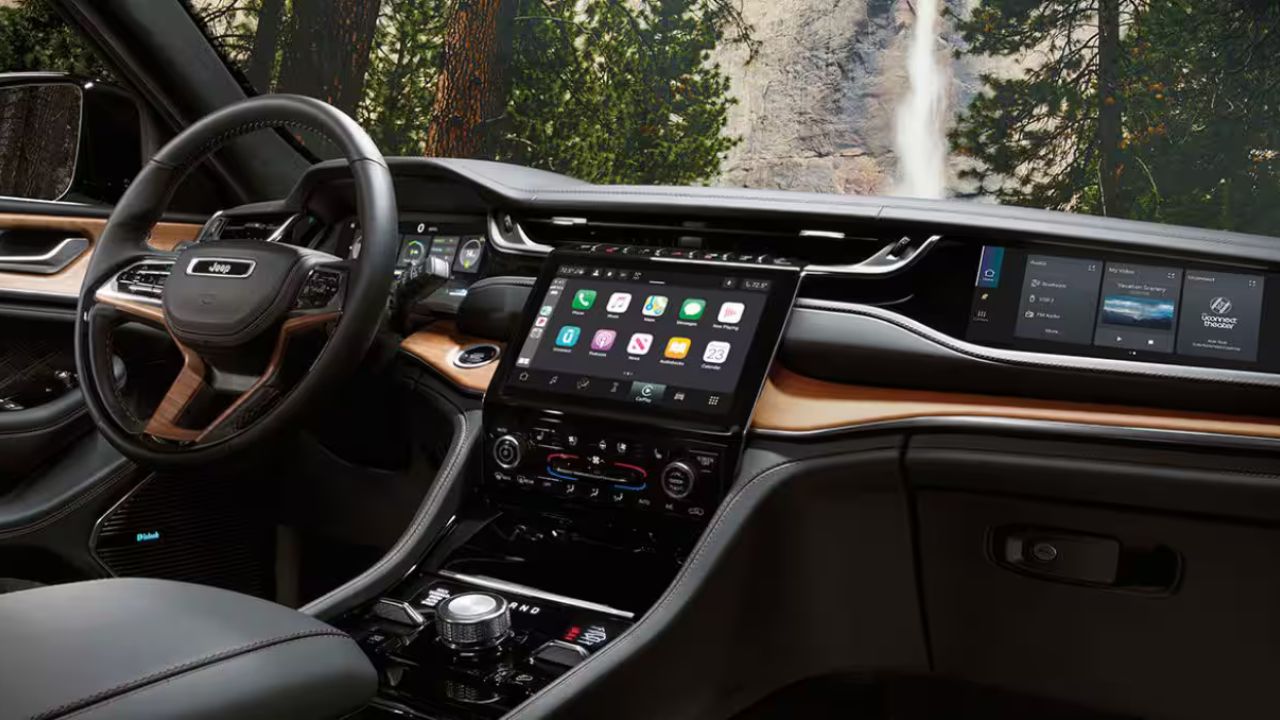 2025 Jeep Grand Cherokee Interior