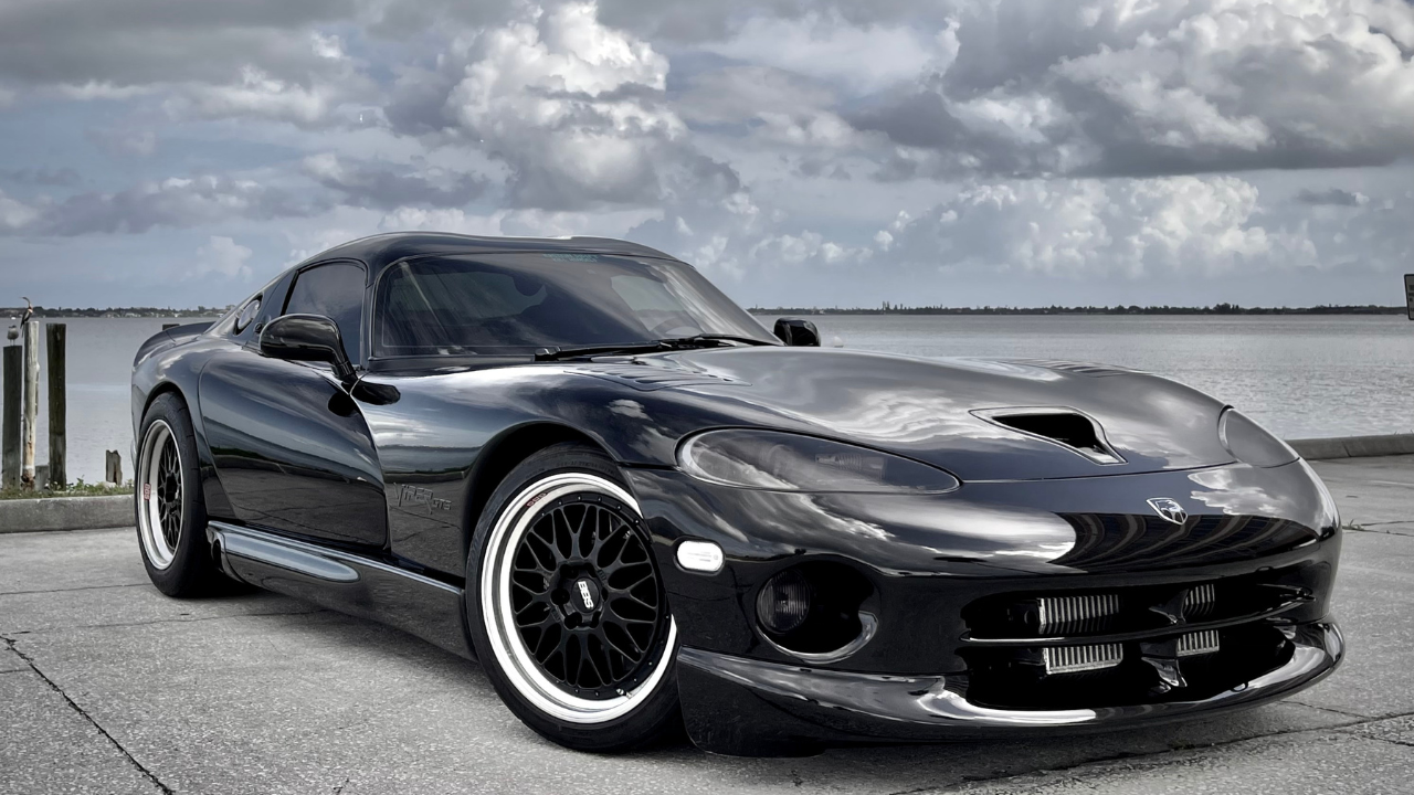 Second generation Dodge Viper