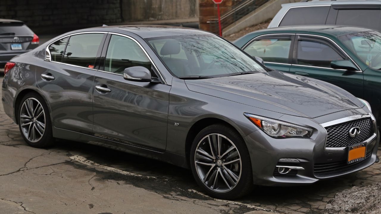 2014 Infiniti Q50 3.7 AWD.